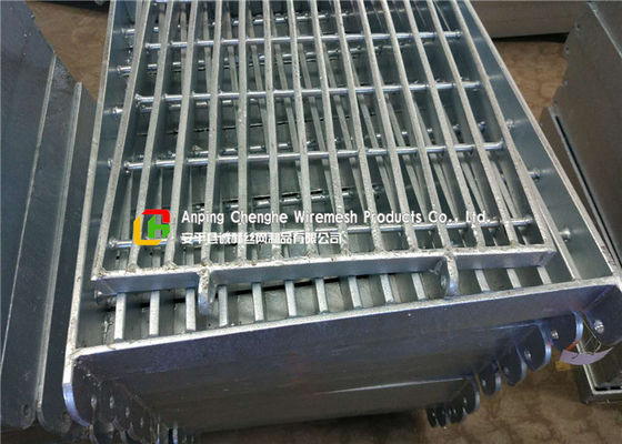 Highways Heavy Duty Steel Grating Silver Color Electro - Polished 600 Mm Width